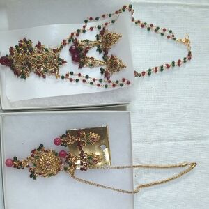 Source Unknown Gold and Multicolor Necklace Set
